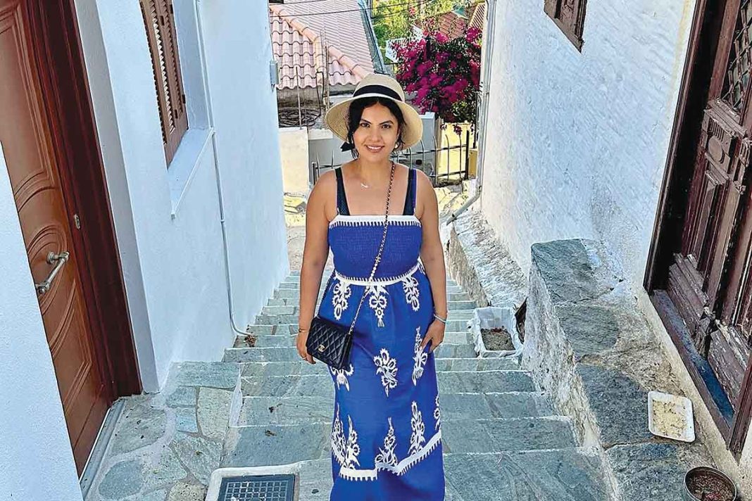 Η ομογενής Βασιλική Καραγιώργου θα εκπροσωπήσει τις ΗΠΑ στη «ρωσική Eurovision»