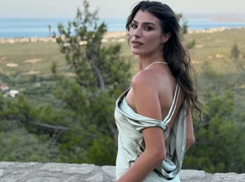 Χρύσα Μιχαλοπούλου: Στο Μουσείο της Ακρόπολης με τον 4χρονο γιο της Κίμωνα 