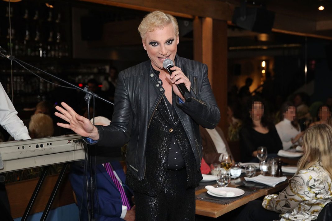 Διονύσης Ζάχος: «Oh mon Dieu!» σε μια special βραδιά στο bar-restaurant «Υάδες»
