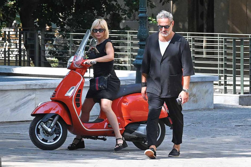 Η Ελεωνόρα Ζουγανέλη τραγουδάει για τον έρωτα