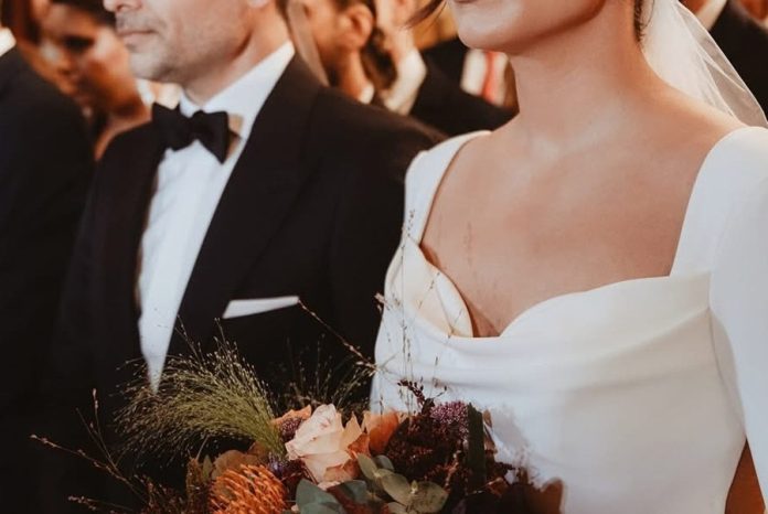Έλληνας πολιτικός γιόρτασε την πρώτη επέτειο γάμου του