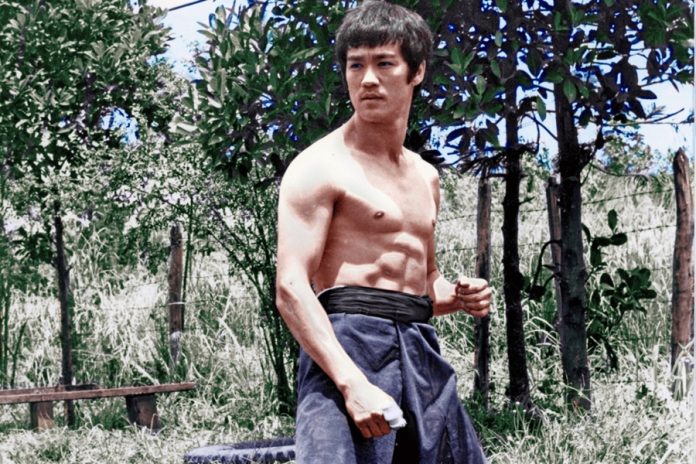 «Πιτσιρίκα ήμουν ερωτευμένη με τον Bruce Lee, όταν πέθανε είχα πέσει στα πατώματα»