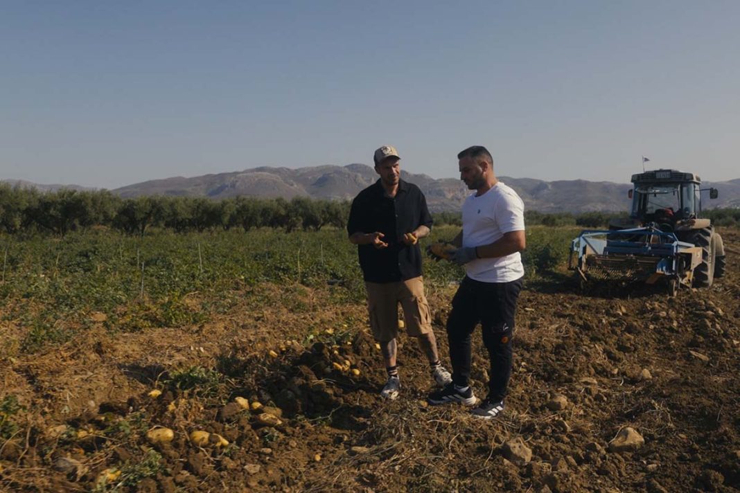 «Akis’ Food Tour»: Πρεμιέρα απόψε στις 20:45