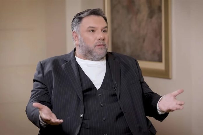 Γρηγόρης Αρναούτογλου: «Ήμουν στο σκοτάδι. Αν έμπαινες σπίτι και με έβλεπες, θα φώναζες την αστυνομία»