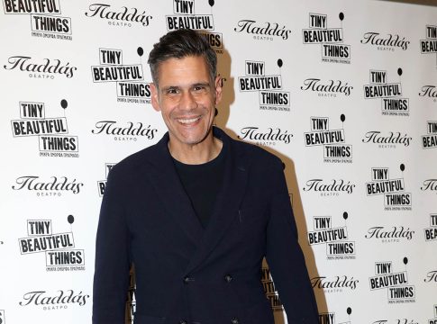 Ο Δημήτρης Ουγγαρέζος έχει «χτίσει» κορμί! - Ποζάρει με μαγιό στα 46