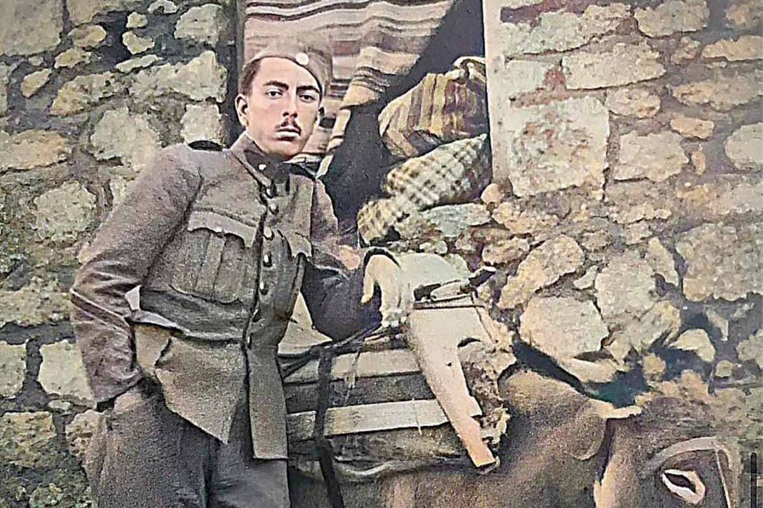 Οταν η τέχνη φόρεσε χακί στα βουνά της Πίνδου