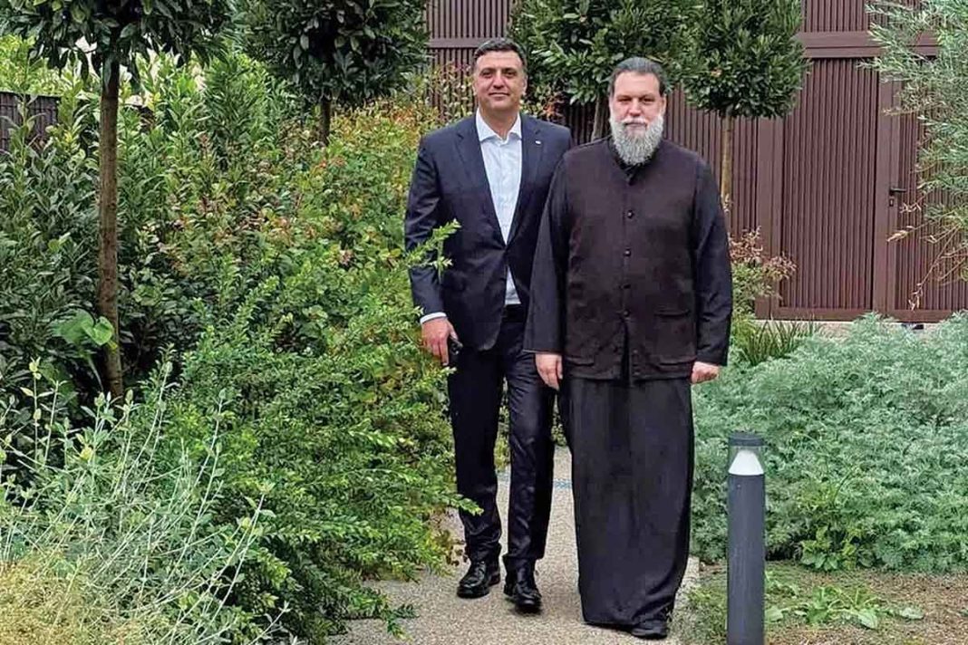 Κικίλιας σε μέρη ιερά!