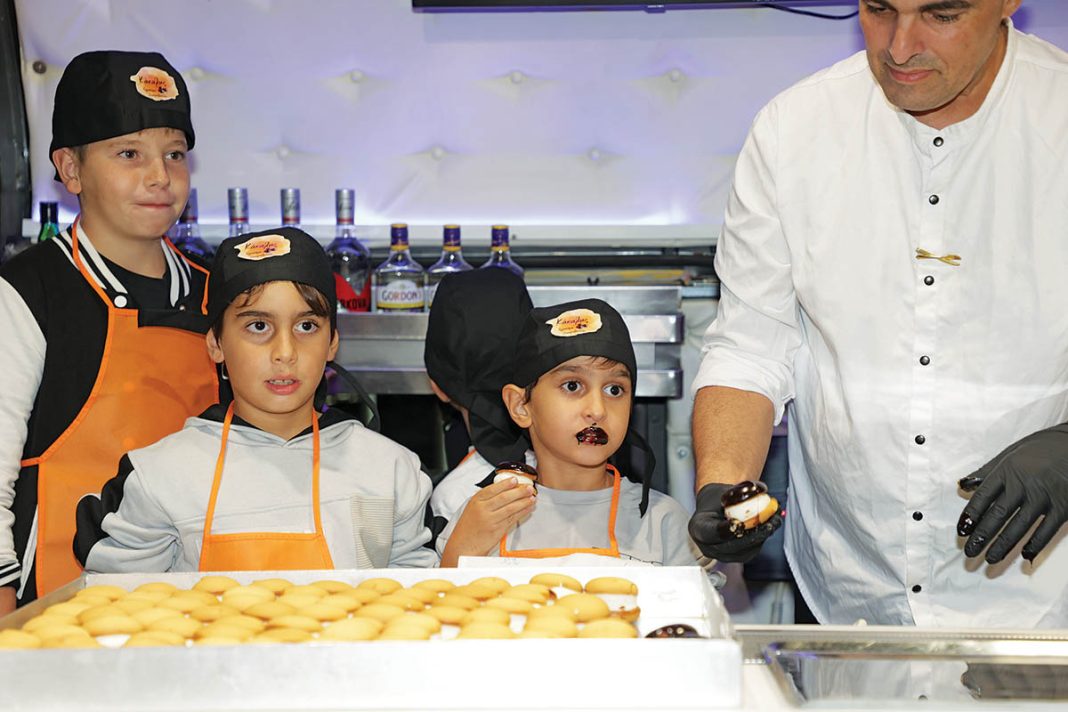 Λιλιπούτειοι pastry chefs εν... δράσει!