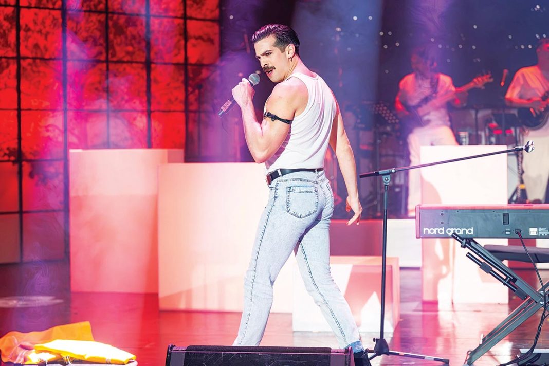 Φώτης Λάμαρης: Στο... μπαρ με τον Freddie