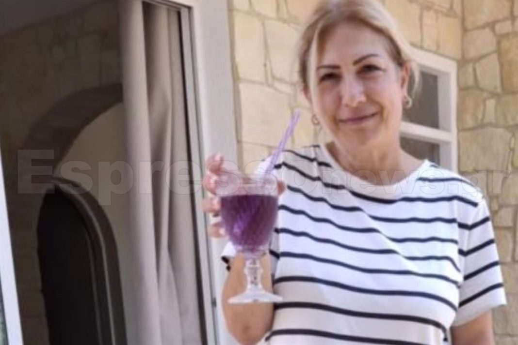 Η χαμογελαστή κυρία είναι μαμά πρωταγωνίστριας της «Γης της ελιάς»