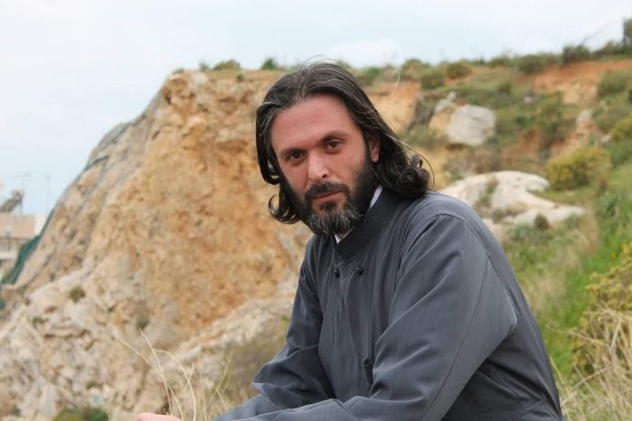Βασίλης Βεζυρέας: Ο Νώε των λαθραίων