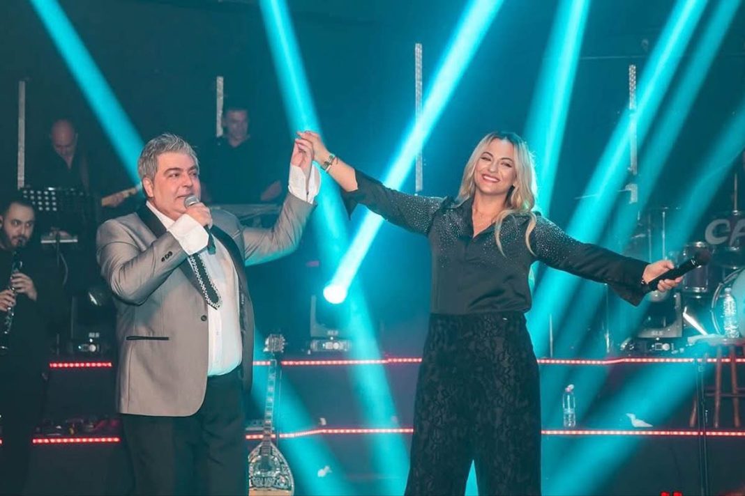 Bολάνης-Κατσίγιαννη: Sold out, ουρές κόσμου, λουλουδοπόλεμος, χαμός στην πρεμιέρα τους