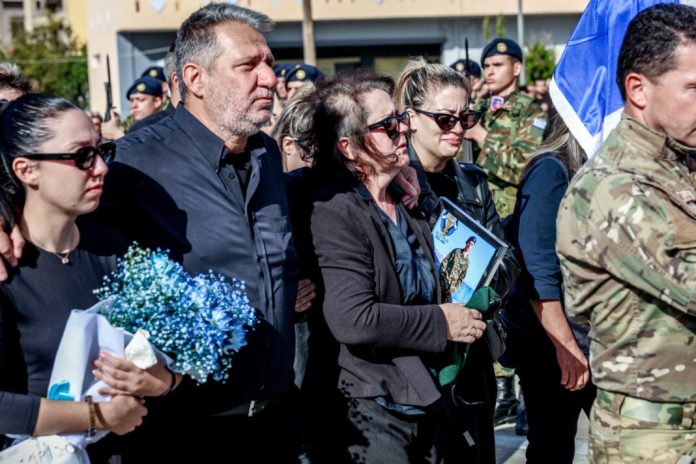 «Ράγισαν καρδιές» στο τελευταίο αντίο του 19χρονου που σκοτώθηκε από έκρηξη χειροβομβίδας