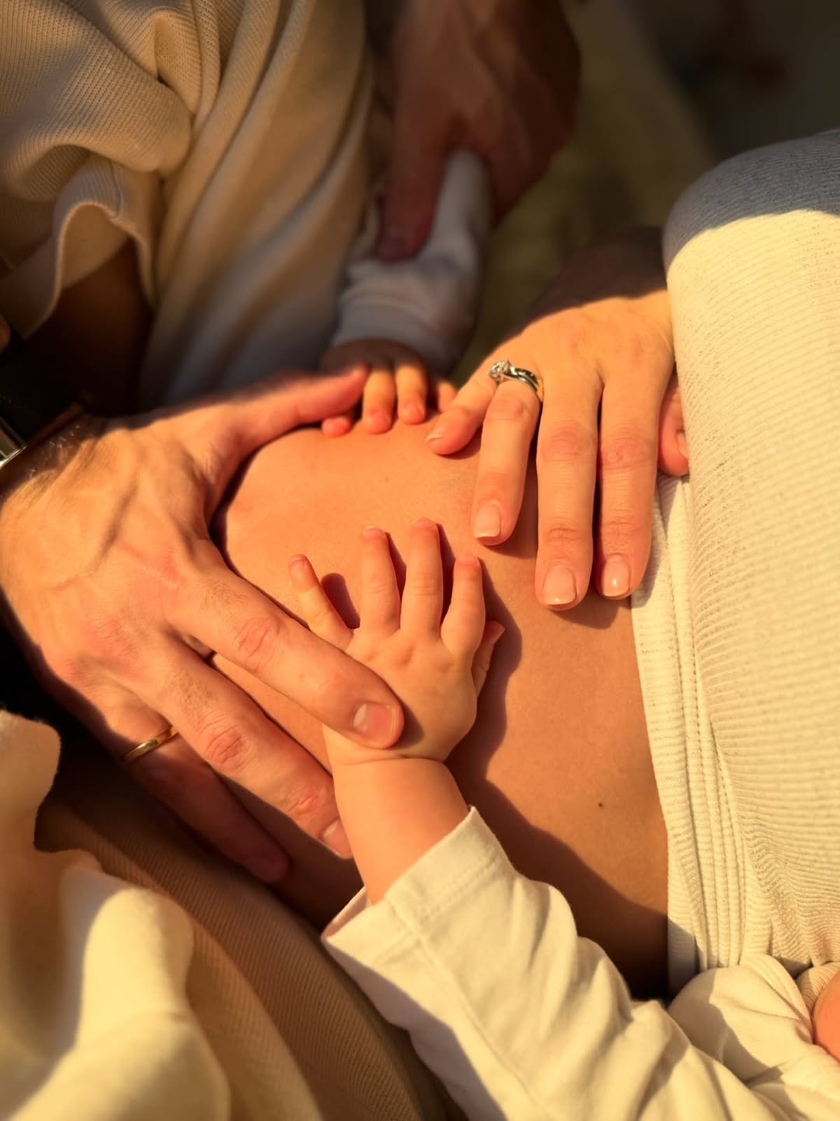 Ελληνίδα ηθοποιός ανακοίνωσε πως περιμένει τρίτο παιδί