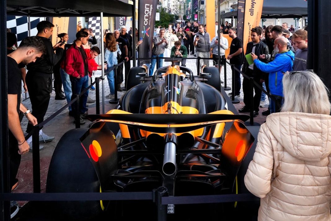 Το showcar της McLaren F1 Team στο Ζάππειο Μέγαρο