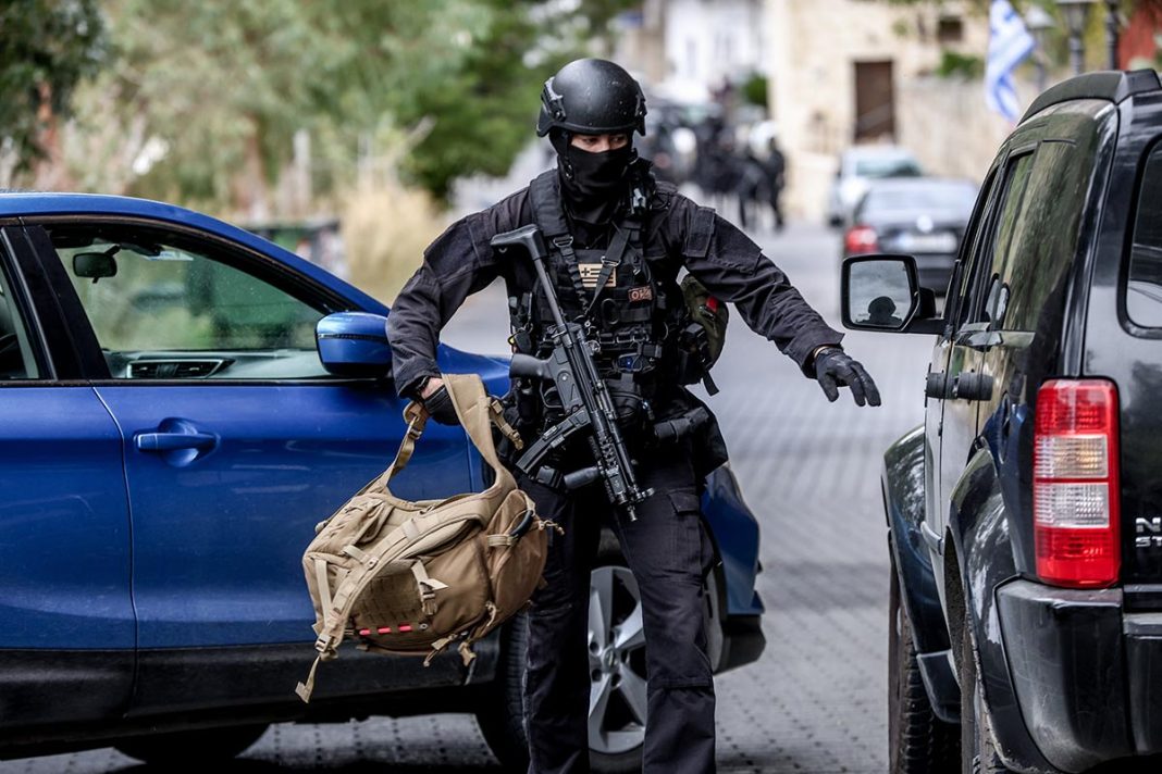 Φονικό στα Βορίζια: Τι σχέση έχει ένας από τους Καργάκηδες με «ματωμένο» καλάσνικοφ;