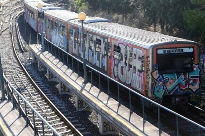 Νεκρός στον ΗΣΑΠ Πειραιά - Καταπλακώθηκε από μηχανήματα