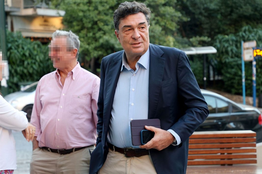 Μάχη με τον καρκίνο δίνει ο Αλέξης Παπαχελάς