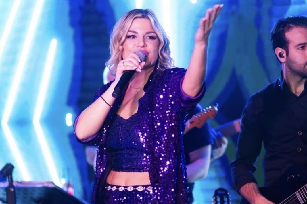 Τζωρτζίνα Νικάκη: Σαρώνει με live εμφανίσεις ανά την Ελλάδα και κλέβει την παράσταση