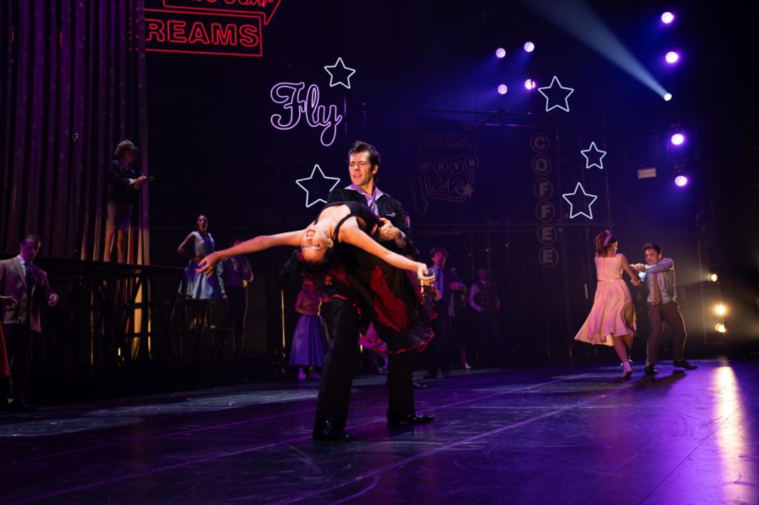 Το GREASE έρχεται απευθείας από το Λονδίνο στο Christmas Theater!