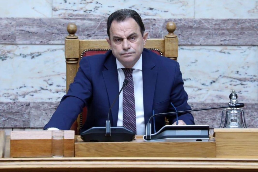 Γεώργιος Γεωργαντάς: «Όταν βρίσκομαι στο έδρανο του προεδρεύοντος, παθαίνω "αχρωματοψία"»