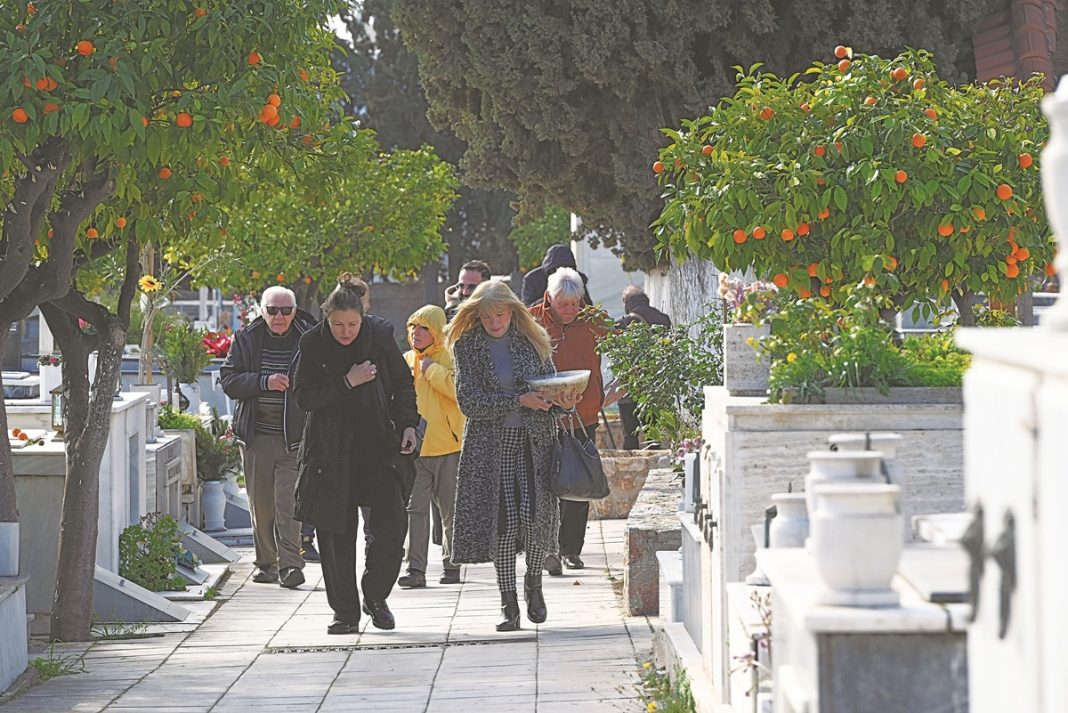 Σε βαρύ κλίμα και χωρίς την Ηλιάδη το μνημόσυνο της Καίτης Γκρέυ