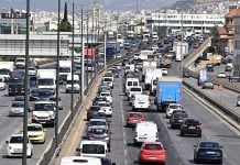 Χάος στους δρόμους: Τροχαίο μπλόκαρε την Περιφερειακή Υμηττού, ασφυξία στον Κηφισό