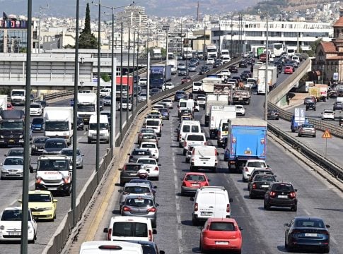 Τροχαίο στον Κηφισό: Φορτηγό παρέσυρε πεζό στο Περιστέρι – Μεγάλο μποτιλιάρισμα