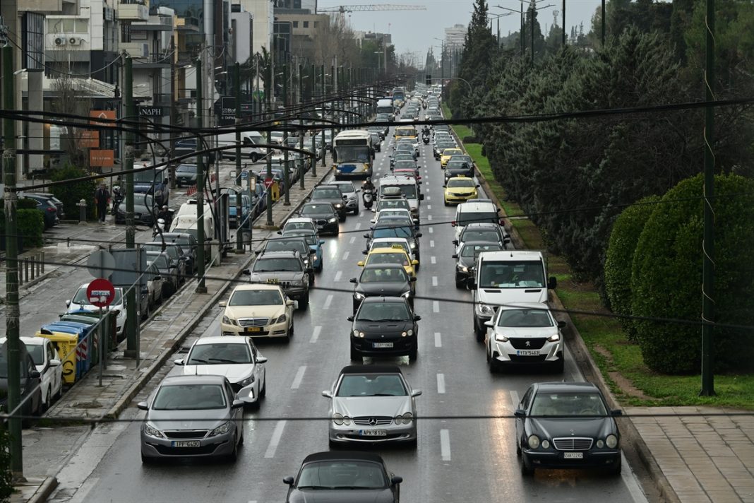 Κίνηση στους δρόμους: «Στο κόκκινο» είναι η άνοδος στο ύψος του Φάρου Ψυχικού και του Αμαρουσίου