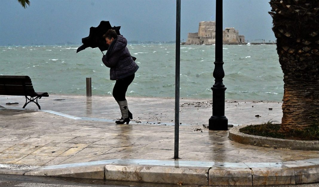 Δύο νέα κύματα 48ωρης κακοκαιρίας: Καταιγίδες και θυελλώδεις άνεμοι