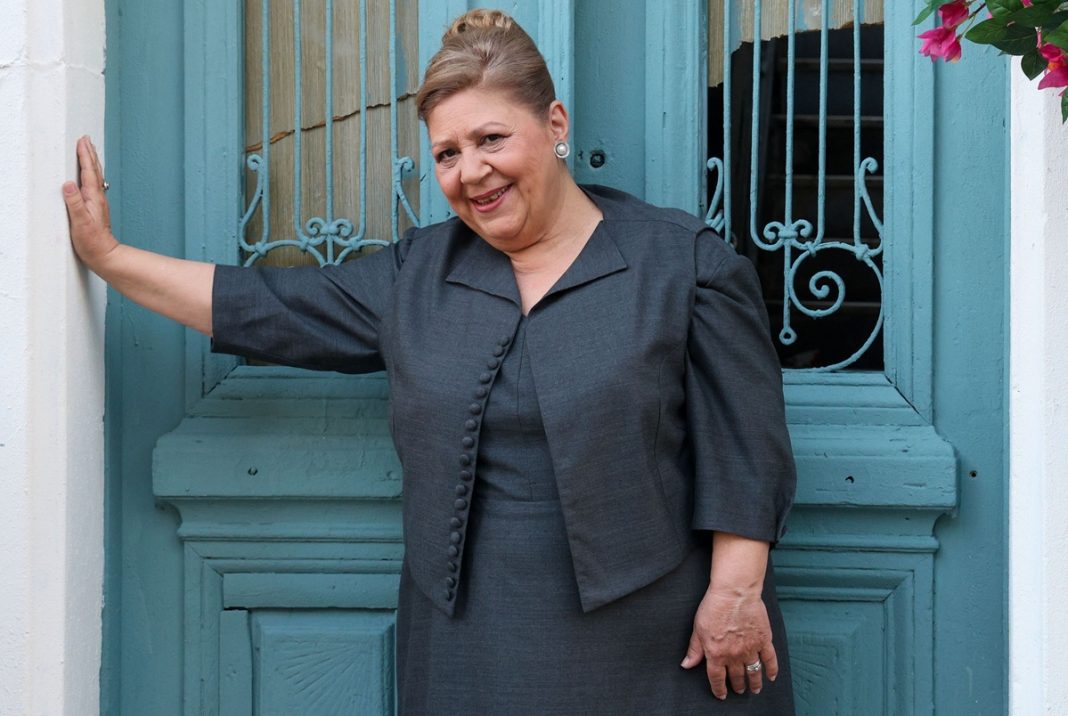 Τρισευτυχισμένη γιαγιά η Χριστίνα Τσάφου – Η φωτογραφία με τον εγγονό και οι ευχές της