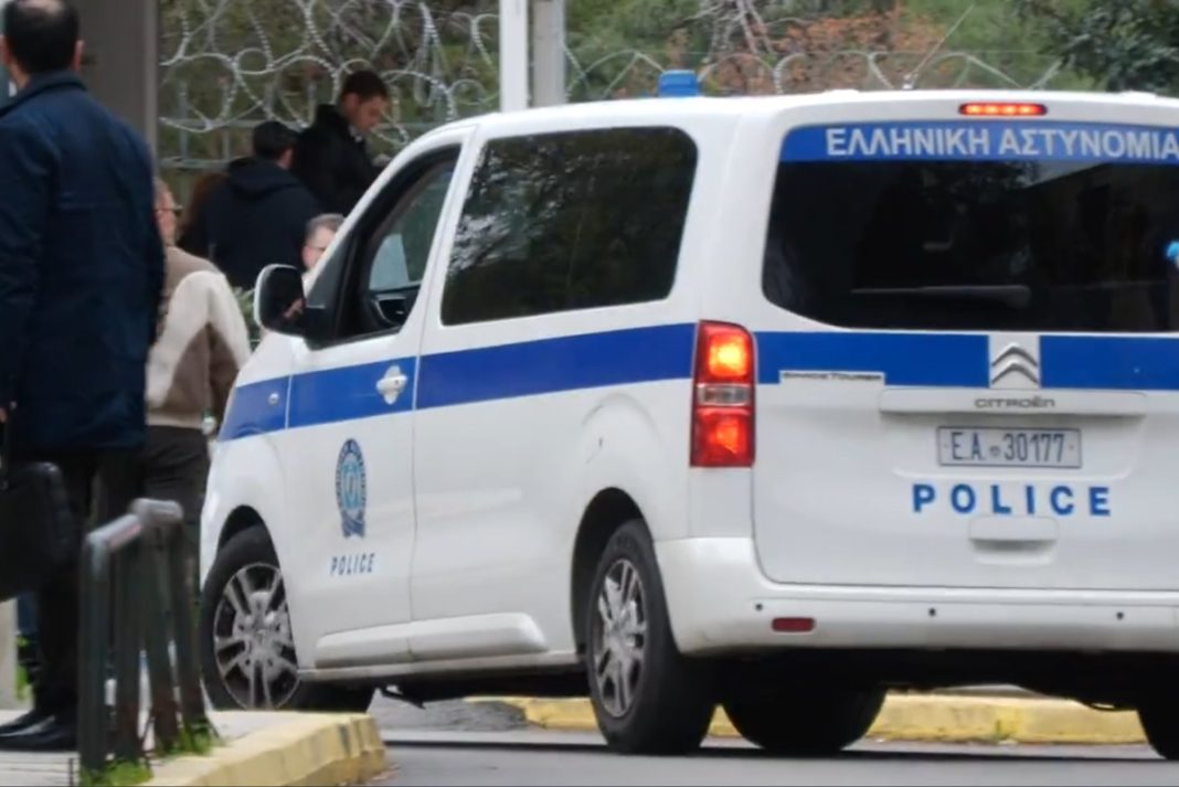 Στα δικαστήρια η τραγουδίστρια που προκάλεσε το τροχαίο στο Κολωνάκι υπό την επήρεια αλκοόλ