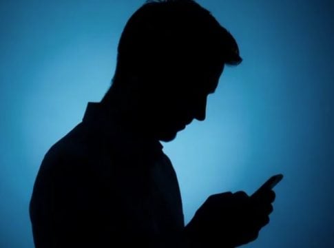 Συνελήφθη ηθοποιός στην Ηλιούπολη - Παρέσερνε ανήλικες και τις εξωθούσε στην πορνεία