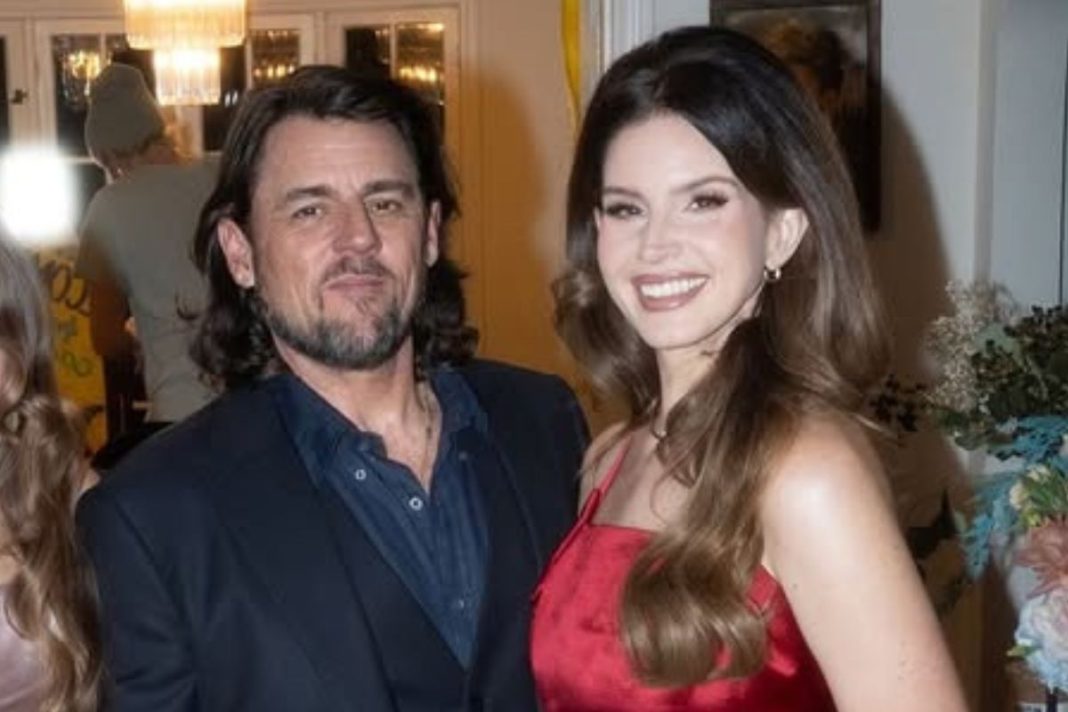 Lana Del Rey: Το νέο της τραγούδι είναι «ερωτική εξομολόγηση» στον 50χρονο σύζυγό της