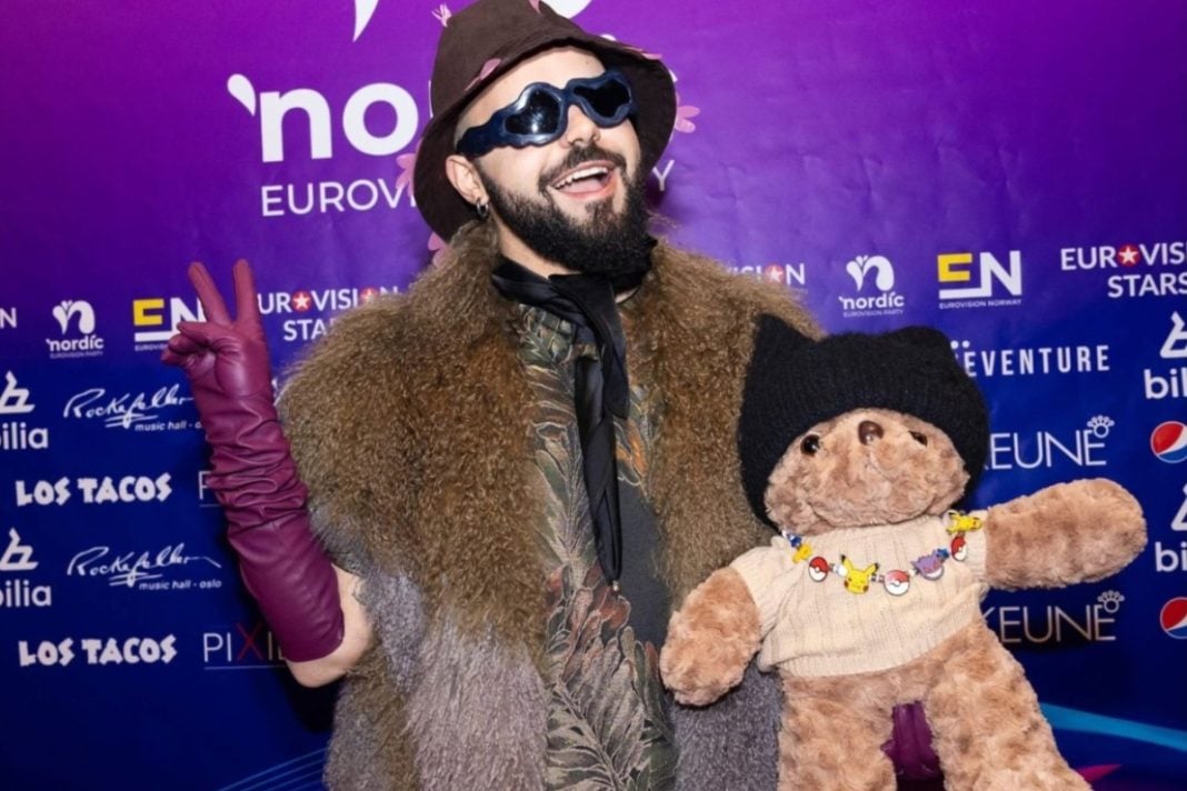 Eurovision 2026: Δε θα πιστέψετε ποια ηθοποιός θα είναι στο πλευρό του Akyla στη σκηνή της Βιέννης