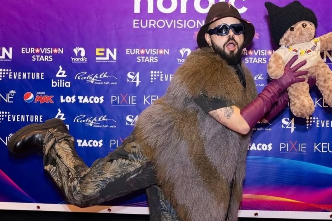 Eurovision 2026 – Akylas: «Πέταξε» για Βιέννη με την ελληνική αποστολή και το μήνυμα… καρδιάς