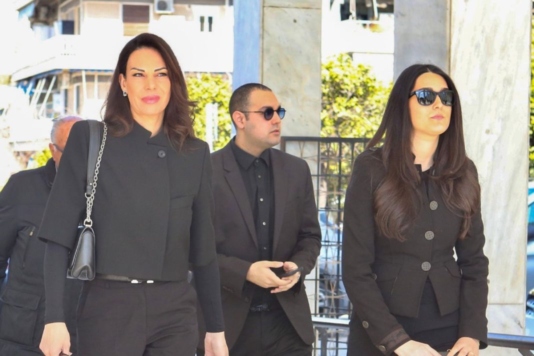 Εύη Βατίδου: Στο ετήσιο μνημόσυνο του Αλέξη Κούγια μαζί με τα παιδιά τους