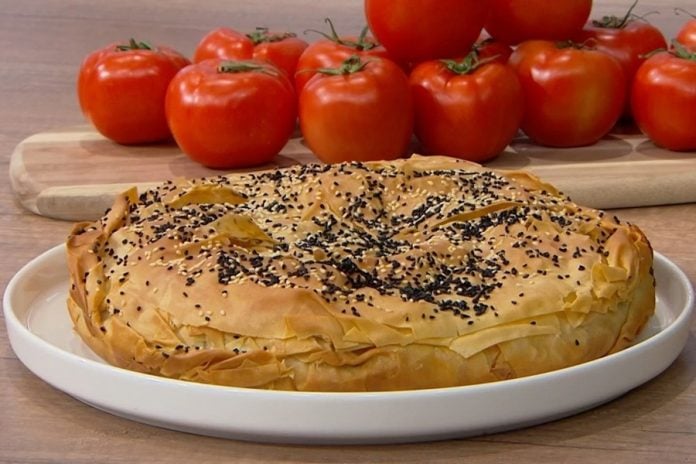 Ντοματόπιτα σαν στραπατσάδα