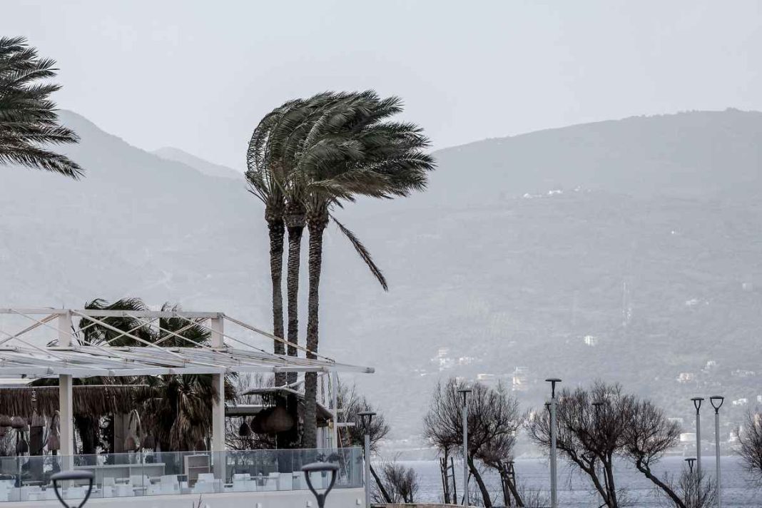 Καιρός: Σημαντική πτώση της θερμοκρασίας και βροχές