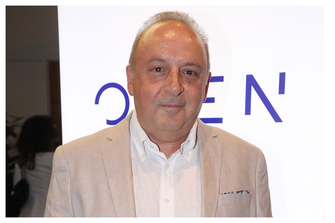 Χαρές στην οικογένεια Καμπουράκη: Η κόρη του δημοσιογράφου παντρεύεται τον αγαπημένο της