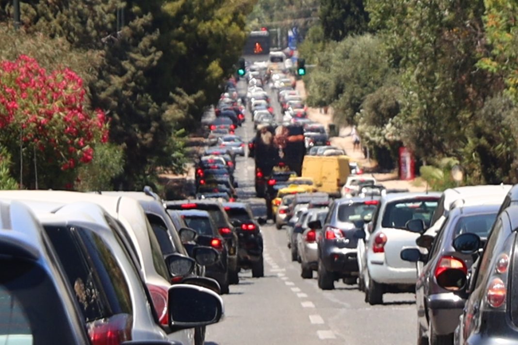 Αυξημένη η κίνηση στους δρόμους - Δείτε αναλυτικά
