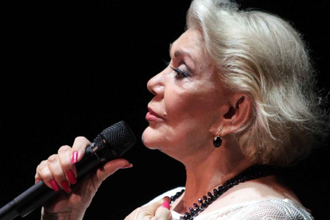 Γιώργος Θεοφάνους: «Έφυγε η μάνα μου»
