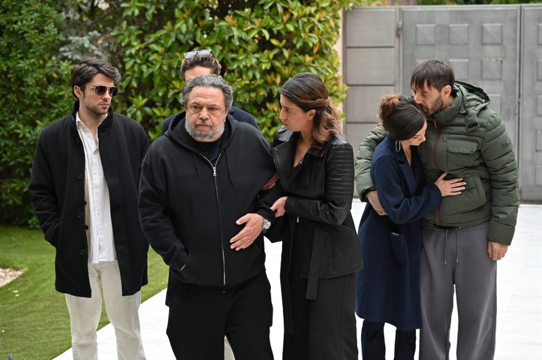 «Να μ’αγαπάς»: Ο Θεόφιλος παίρνει εξιτήριο και επιστρέφει στο σπίτι αλλά τίποτα δεν είναι το ίδιο