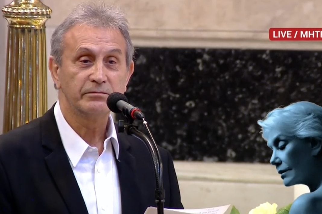 Ο επικήδειος του Νταλάρα για τη Μαρινέλλα: «Καλό ταξίδι μάνα και καλή τύχη όπου κι αν πας»