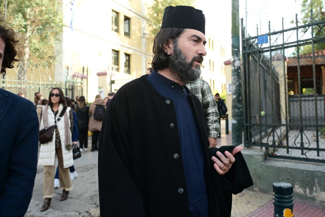 Κιβωτός - Πατέρας Αντώνιος: Αναβλήθηκε για τις 7 Μαΐου η δίκη του