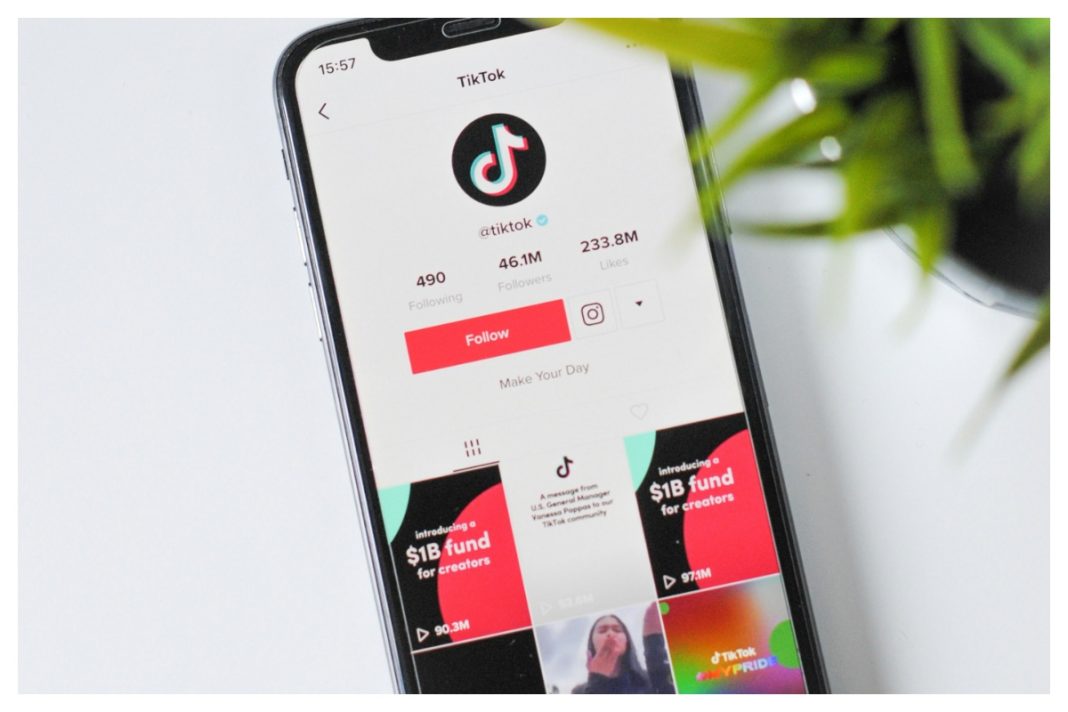 Τα TikTok trends που αξίζει να δοκιμάσεις αυτή τη σεζόν!