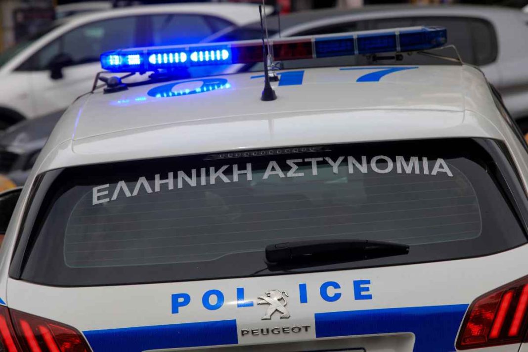 Συνελήφθη γνωστός τράπερ μετά από καταδίωξη στα Πατήσια