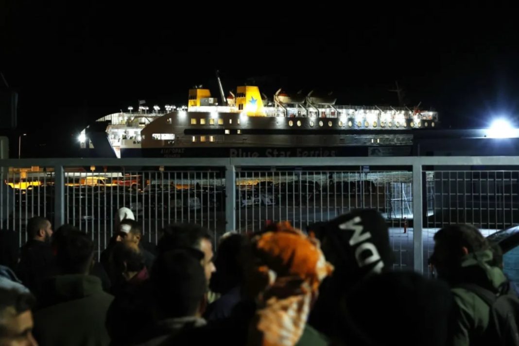 Μυτιλήνη: Ως ένδειξη διαμαρτυρίας η κατάληψη καταπέλτη πλοίου από κτηνοτρόφους