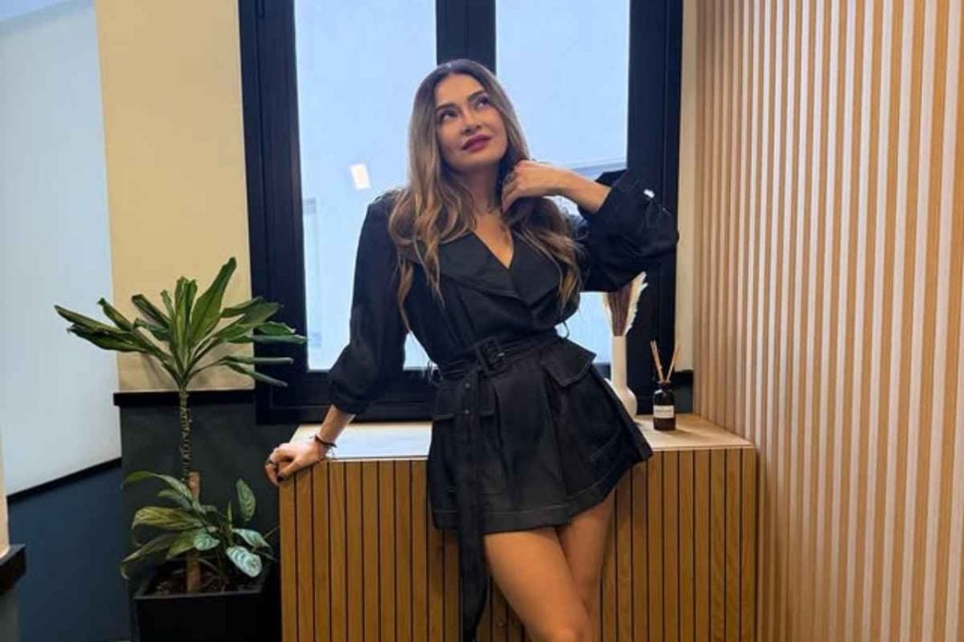 Αποστολία Ζώη: «Με φλερτάρουν νεότεροι άντρες»