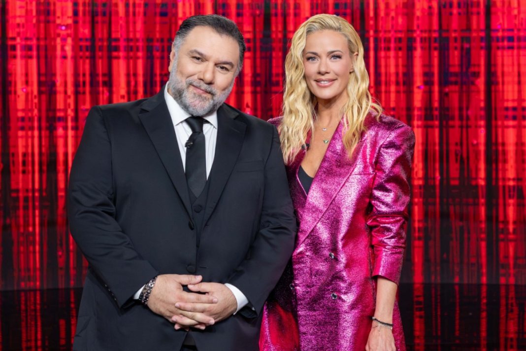 «Moments»: Η Ζέτα Μακρυπούλια υποδέχεται τον Γρηγόρη Αρναούτογλου